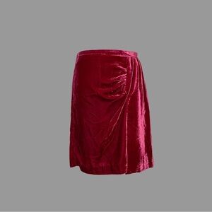 💛 6 💛 NWT Anthro Skirt Velvet Mini Ruched Slit Asymmetrical Raspberry​